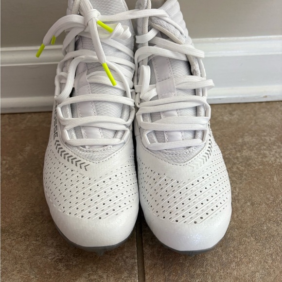 Under Armour Highlight 2 MC Junior lacrosse cleats size 3.5 new - Picture 2 of 5